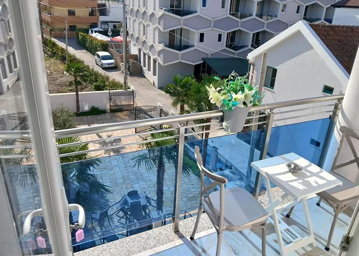 Te Flamuri Apartment Velipoje